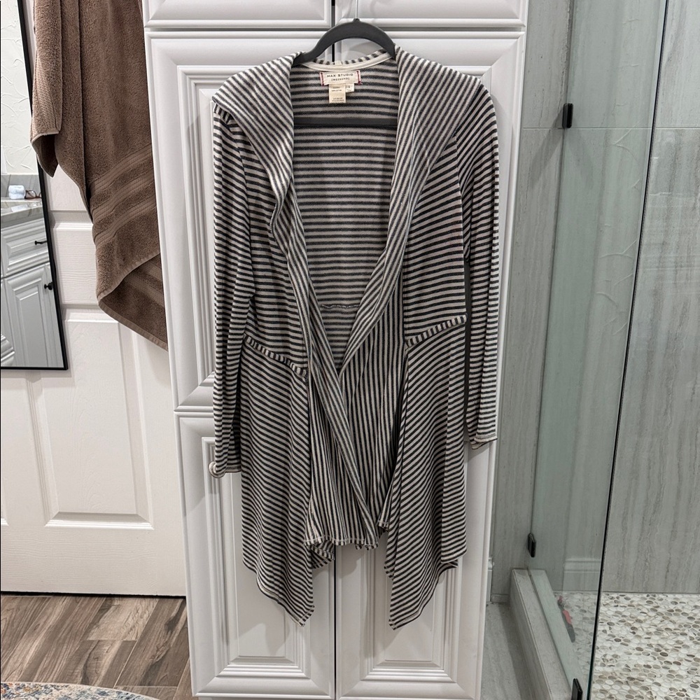 Max Studio Weekend Navy and White Knit jacket